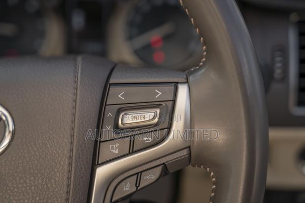 Toyota Land Cruiser Prado 2.8 2021 White