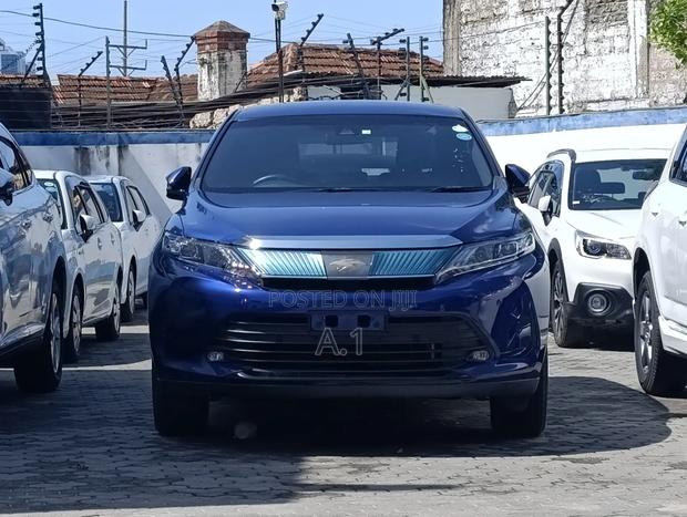Toyota Harrier 2.0 2019 Blue