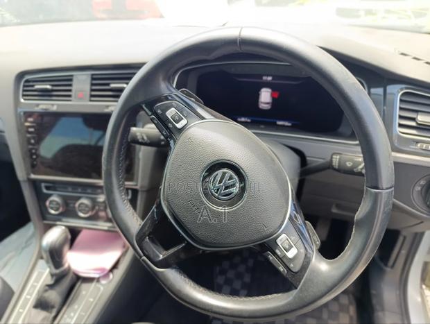 Volkswagen Golf 1.4T SE FWD 2019 Off white