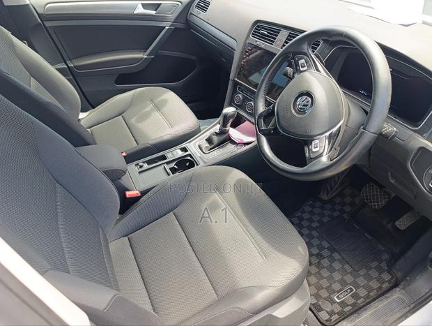 Volkswagen Golf 1.4T SE FWD 2019 Off white