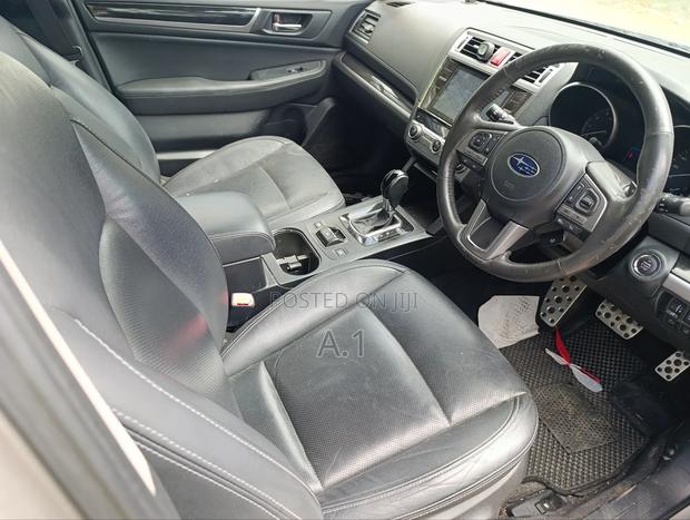 Subaru Outback 2.5i Premium AWD 2018 Gold