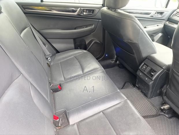 Subaru Outback 2.5i Premium AWD 2018 Gold