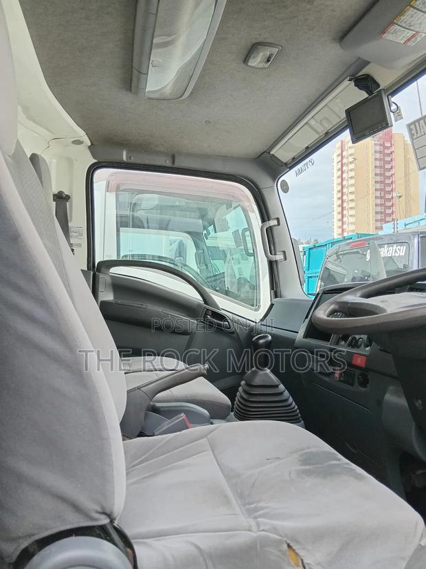Isuzu ELF Truck 2018 White