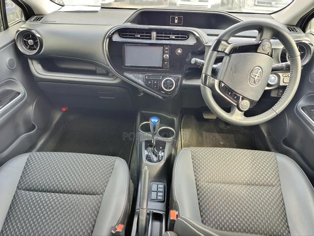 Toyota Aqua 2018 Beige