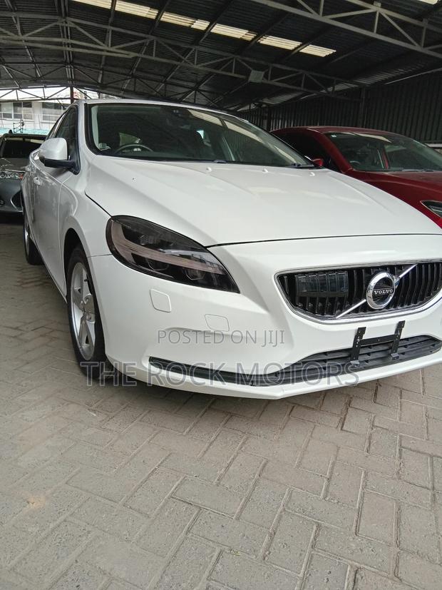 Volvo V40 2017 White