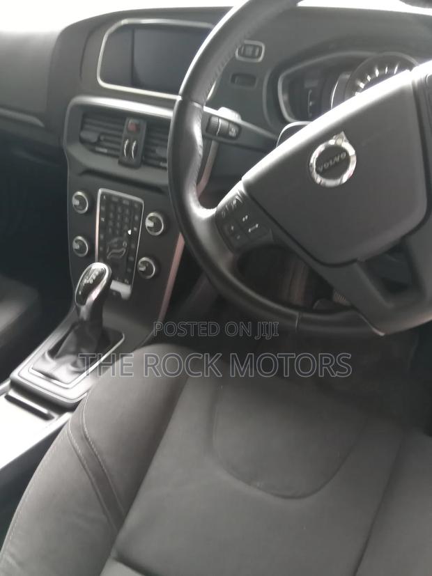 Volvo V40 2017 White