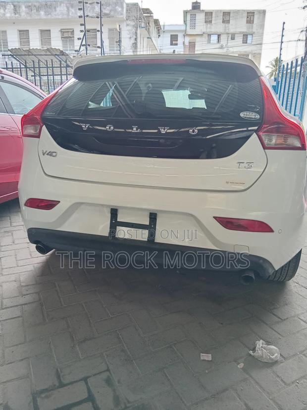 Volvo V40 2017 White