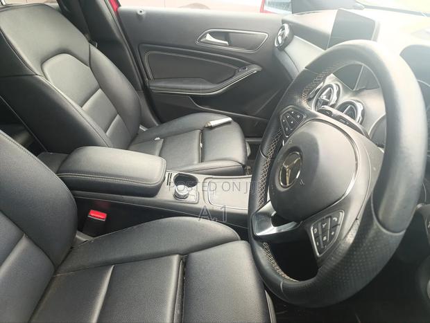 Mercedes-Benz GLA 250 2018 Red