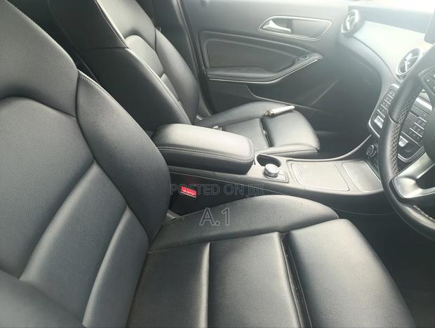 Mercedes-Benz GLA 250 2018 Red
