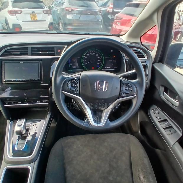 Honda Fit Shuttle 1.5 Hybrid 2WD 2018 Blue