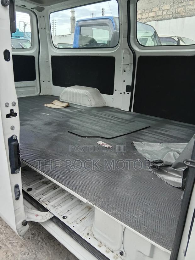 Nissan NV350 2018 White