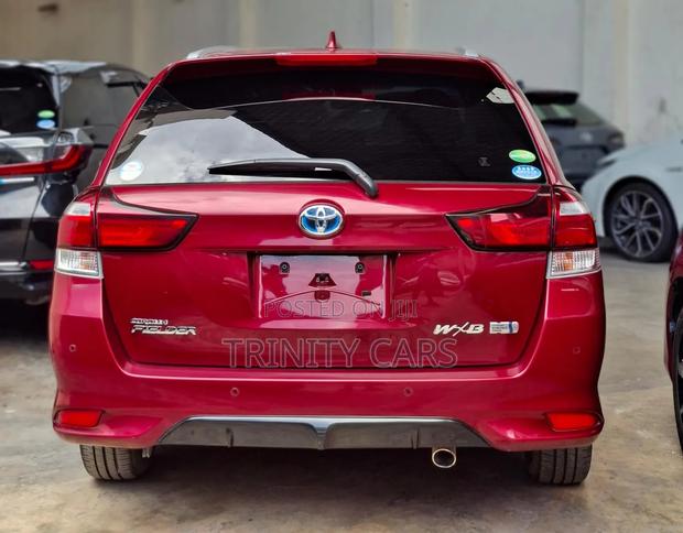 Toyota Corolla Fielder 1.5 Hybrid FWD 2019 Red
