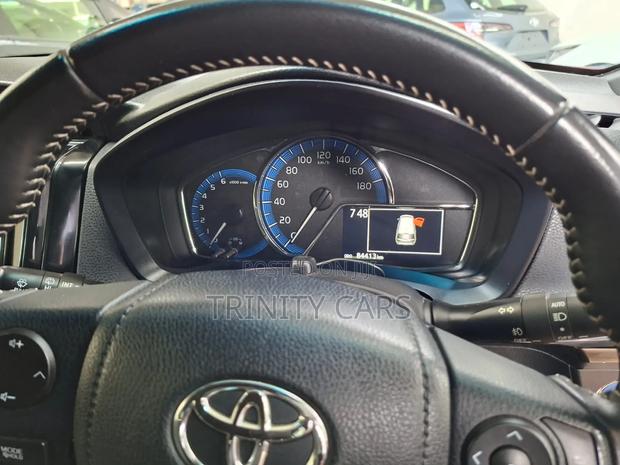 Toyota Corolla Fielder 1.5 Hybrid FWD 2019 Red