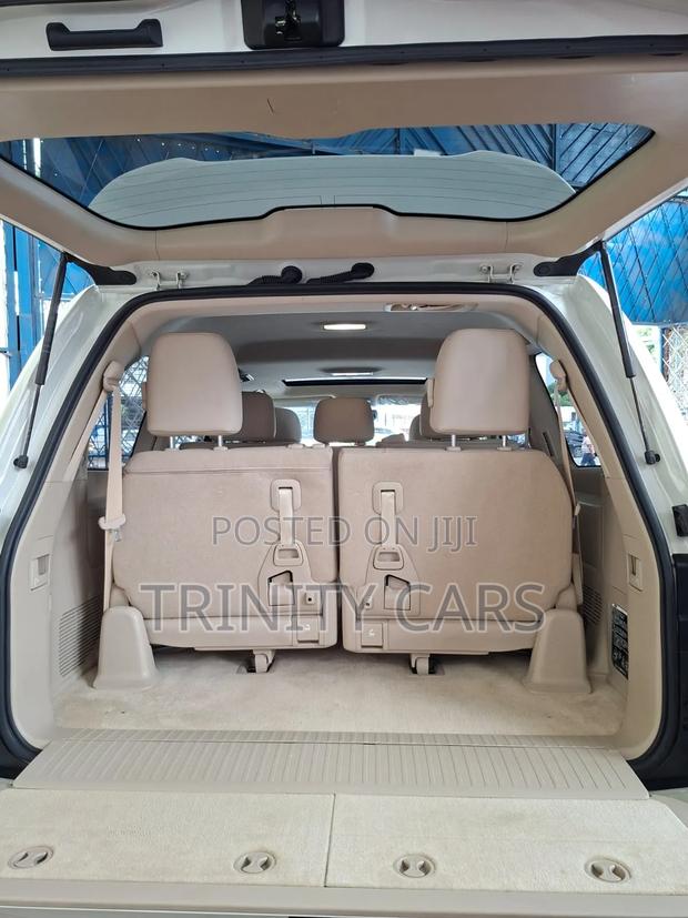 Toyota Land Cruiser 4.6 V8 ZX 2019 White