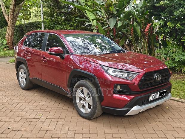 Toyota RAV4 XLE FWD 2019 Red