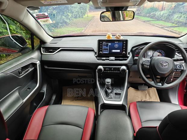 Toyota RAV4 XLE FWD 2019 Red