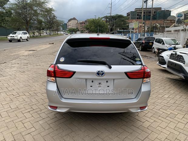 Toyota Corolla Fielder 1.5 Hybrid FWD 2020 Silver