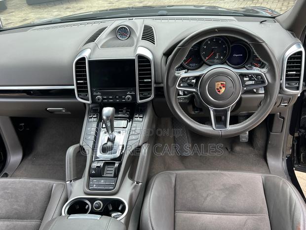 Porsche Macan 2018 Black