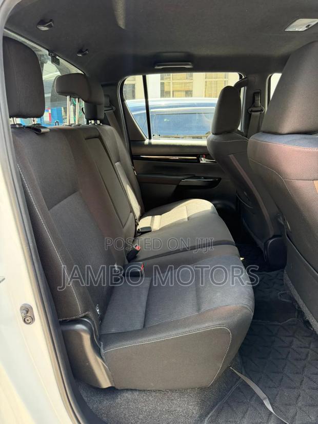 Toyota Hilux Revo Double Cab Deisel 2.4 RWD 2019 White