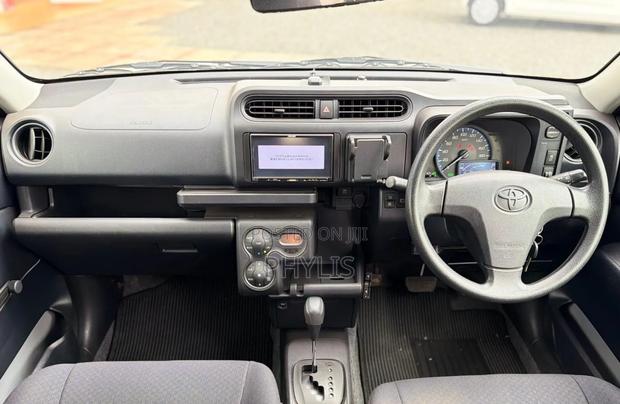 Toyota Probox 1.5 Hybrid F 2019 Silver