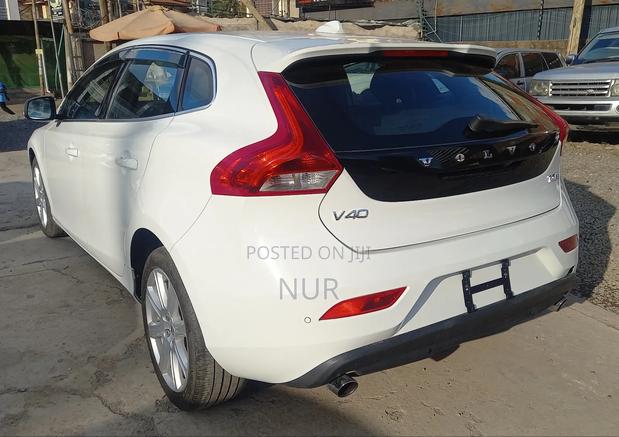 Volvo V40 2017 White