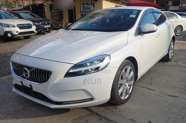Volvo V40 2017 White
