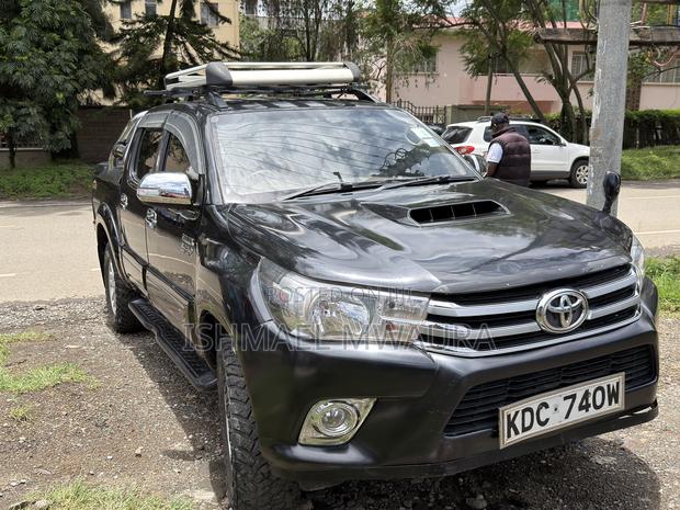 Toyota Hilux 3.0 D-4D 4x4 2014 Black