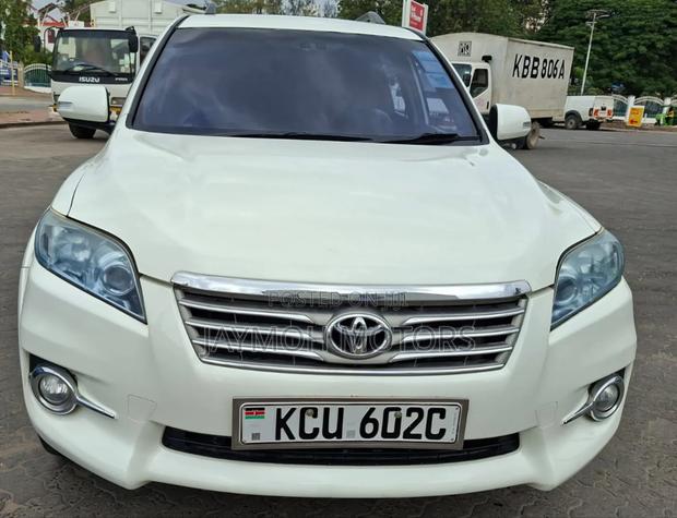 Toyota Vanguard 2012 Pearl
