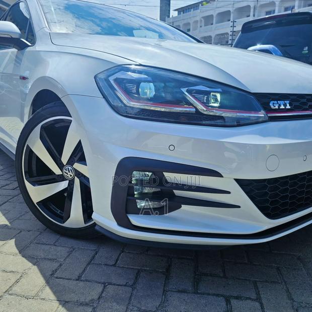 Volkswagen Golf 2018 White
