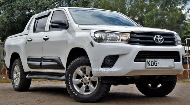 Toyota Hilux 2017 White