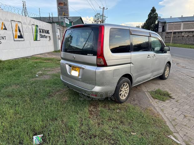 Nissan Serena 2009 Gray