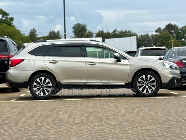 Subaru Outback 2.5i AWD 2016 Gold