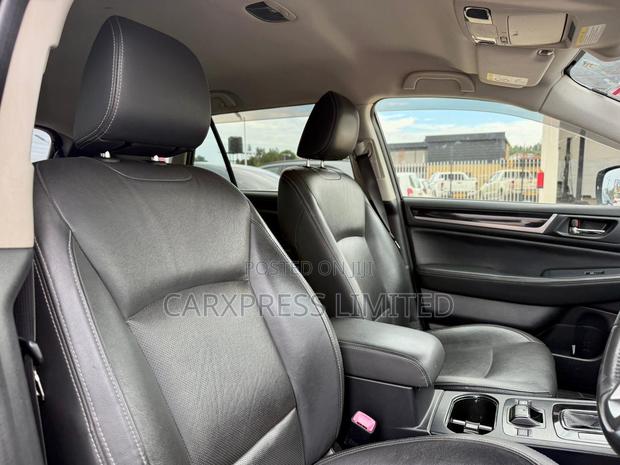 Subaru Outback 2.5i AWD 2016 Gold