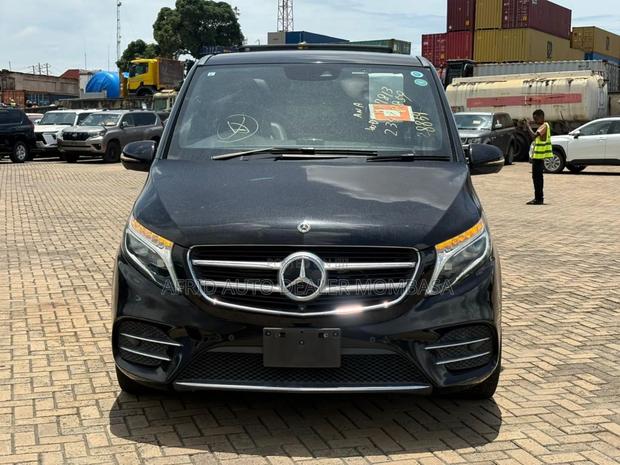 Mercedes-Benz 220 2019 Black