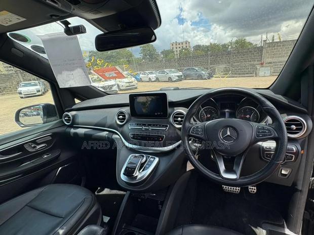 Mercedes-Benz 220 2019 Black