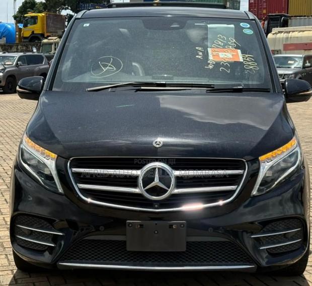 Mercedes-Benz 220 2019 Black