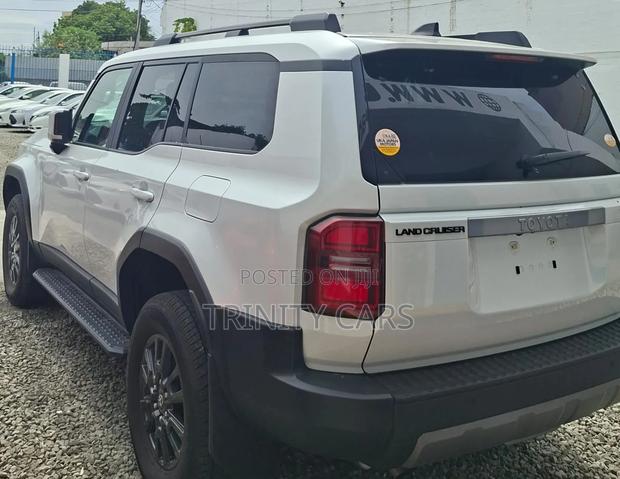 Toyota Land Cruiser Prado 2.7 2024 White