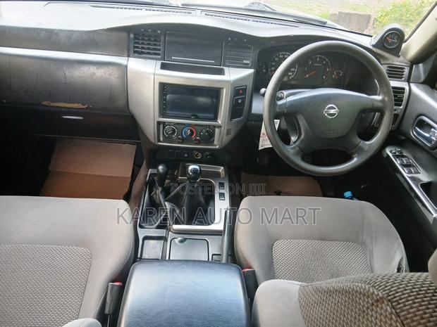 Nissan Patrol 2009 Gold