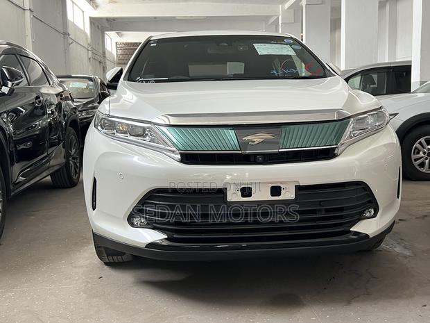 Toyota Harrier 2.5 Hybrid 4WD 2019 White