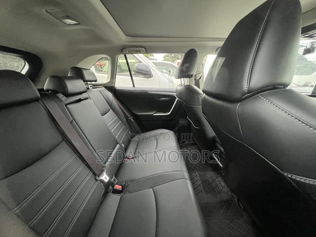Toyota RAV4 Adventure 2019 White