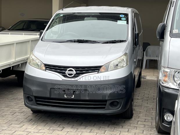 Nissan NV200 2019 Gray