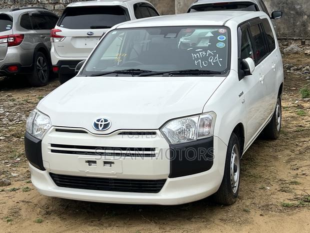 Toyota Succeed 2019 White