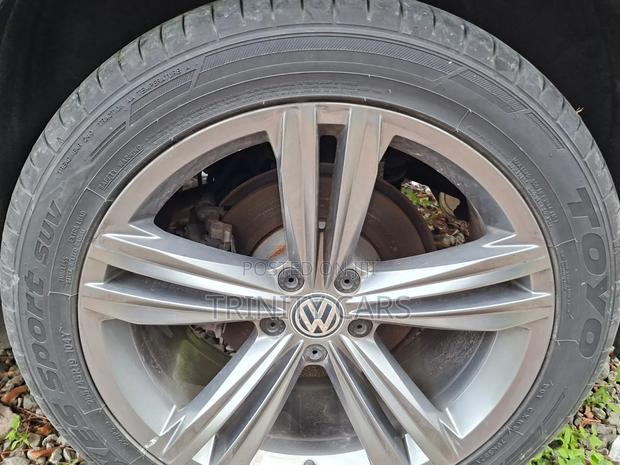 Volkswagen Tiguan 2.0T SEL R-Line FWD 2019 Black