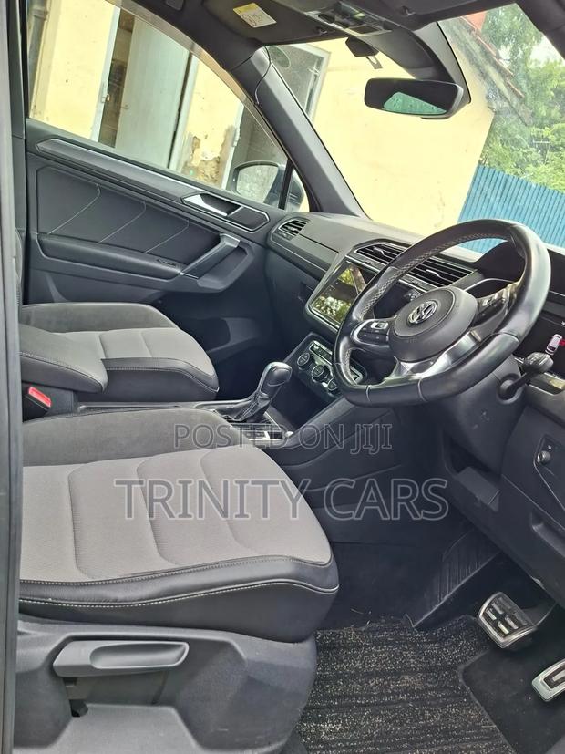 Volkswagen Tiguan 2.0T SEL R-Line FWD 2019 Black