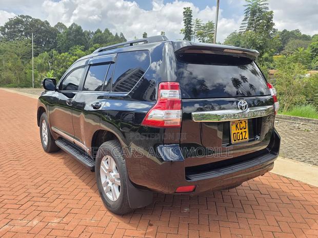 Toyota Land Cruiser Prado 2011 Black