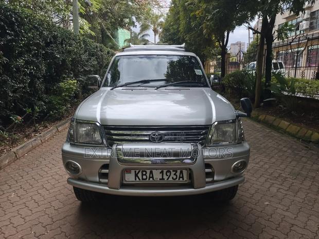 Toyota Land Cruiser Prado 2.7 16V 5dr 2000 Silver