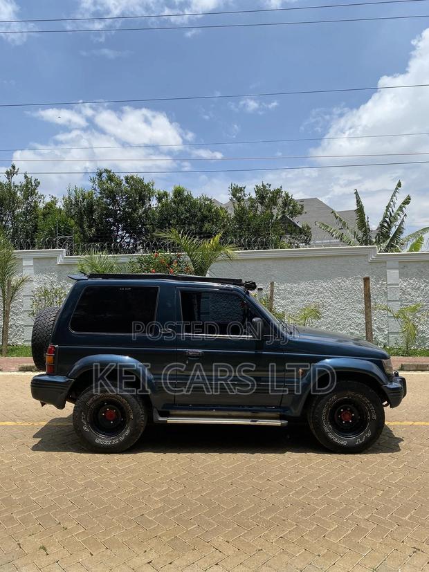 Mitsubishi Pajero 1992 Blue