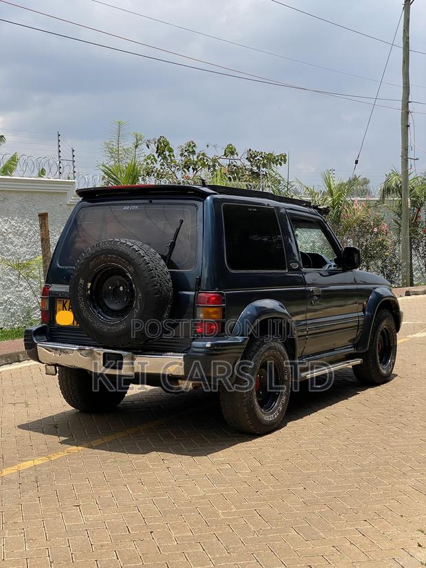 Mitsubishi Pajero 1992 Blue
