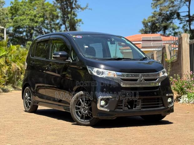 Mitsubishi EK Wagon 660 FWD 2018 Black