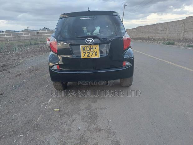 Toyota Ractis 2015 Black